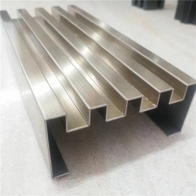 servizio su ordinazione 1050mm della lega della lamiera sottile di taglio del laser di CNC di montaggio di acciaio inossidabile di 4mm