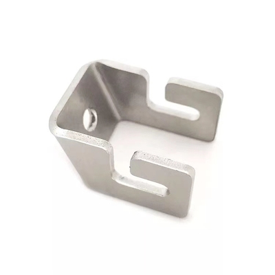 6mm hanno anodizzato il laser del metallo di CNC che taglia le parentesi angolari della lamiera sottile del acciaio al carbonio